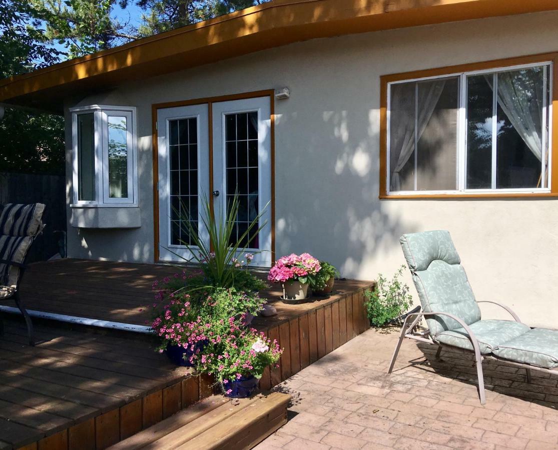 Mediterranean Edmonton B&B ภายนอก รูปภาพ