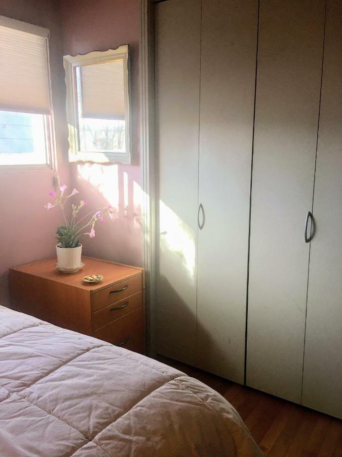Mediterranean Edmonton B&B ภายนอก รูปภาพ